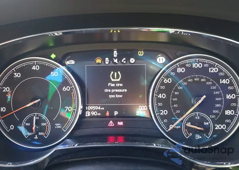 2018 Bentley Bentayga Activity Edition/Black Edition/Mulliner/Onyx Edition/W12 z USA, uszkodzony, nr VIN SJAAC2ZV6JC017909